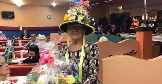 Easter Bonnet parade at the Kings Bingo, Sheerness featured